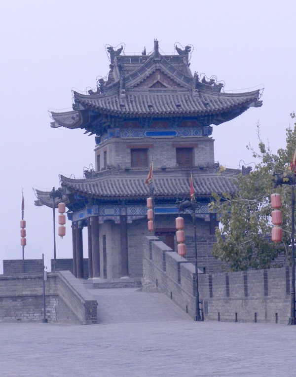 8 Things to Do and See in Xi'an China Biking on the Old City Wall