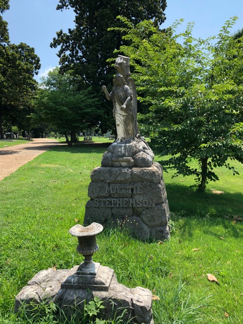 Memphis History through Elmwood Cemetery pebblepirouette.com #memphis #tennessee #elmwoodcemetery #memphishistory 