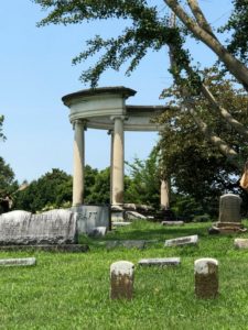 Memphis History through Elmwood Cemetery pebblepirouette.com #memphis #tennessee #elmwoodcemetery #memphishistory