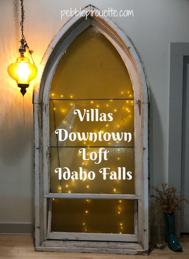 Viewing Christmas Lights in Idaho Falls #Christmas #Christmaslights #Idaho #IdahoFalls #VillasDowntownLoft #HistoricDowntownIdahoFalls 