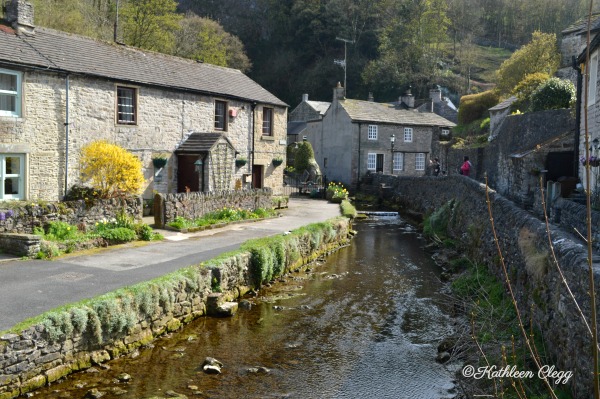 An Accidental Trip to Castleton, England pebblepirouette.com #castletonengland #derbyshirepeakdistrictnationalpark #travel #england #uk