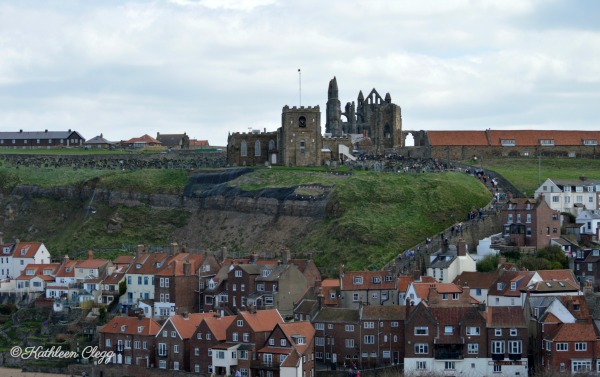 Day trip to Whitby England pebblepirouette.com #whitby #england #ruins #beach 