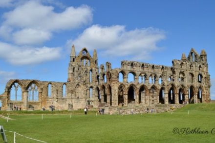 Day trip to Whitby England pebblepirouette.com #whitby #england #ruins #beach