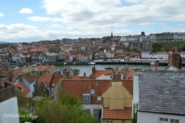 Day trip to Whitby England pebblepirouette.com #whitby #england #ruins #beach 